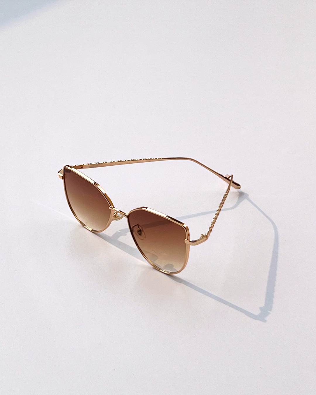 Cat Eye Sunglasses – Golden Frame with Brown Gradient Lenses