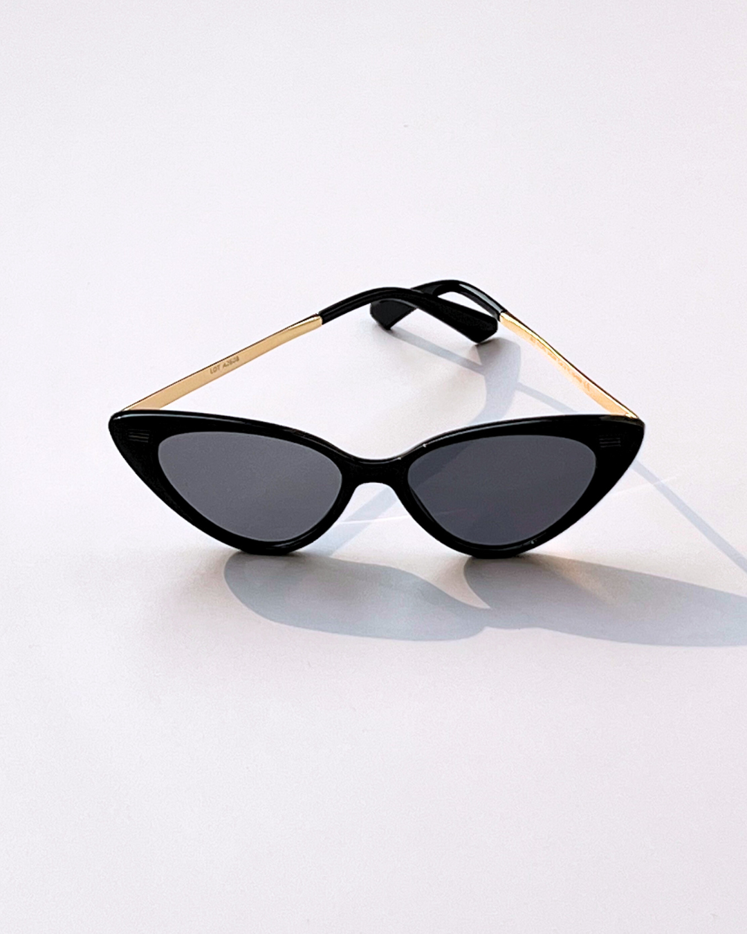 Retro Cat Eye Sunglasses – Black Frame with Dark Lenses