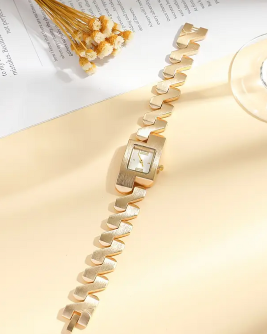 Chic Square Women’s Quartz Watch Golden Funky Steel Band
