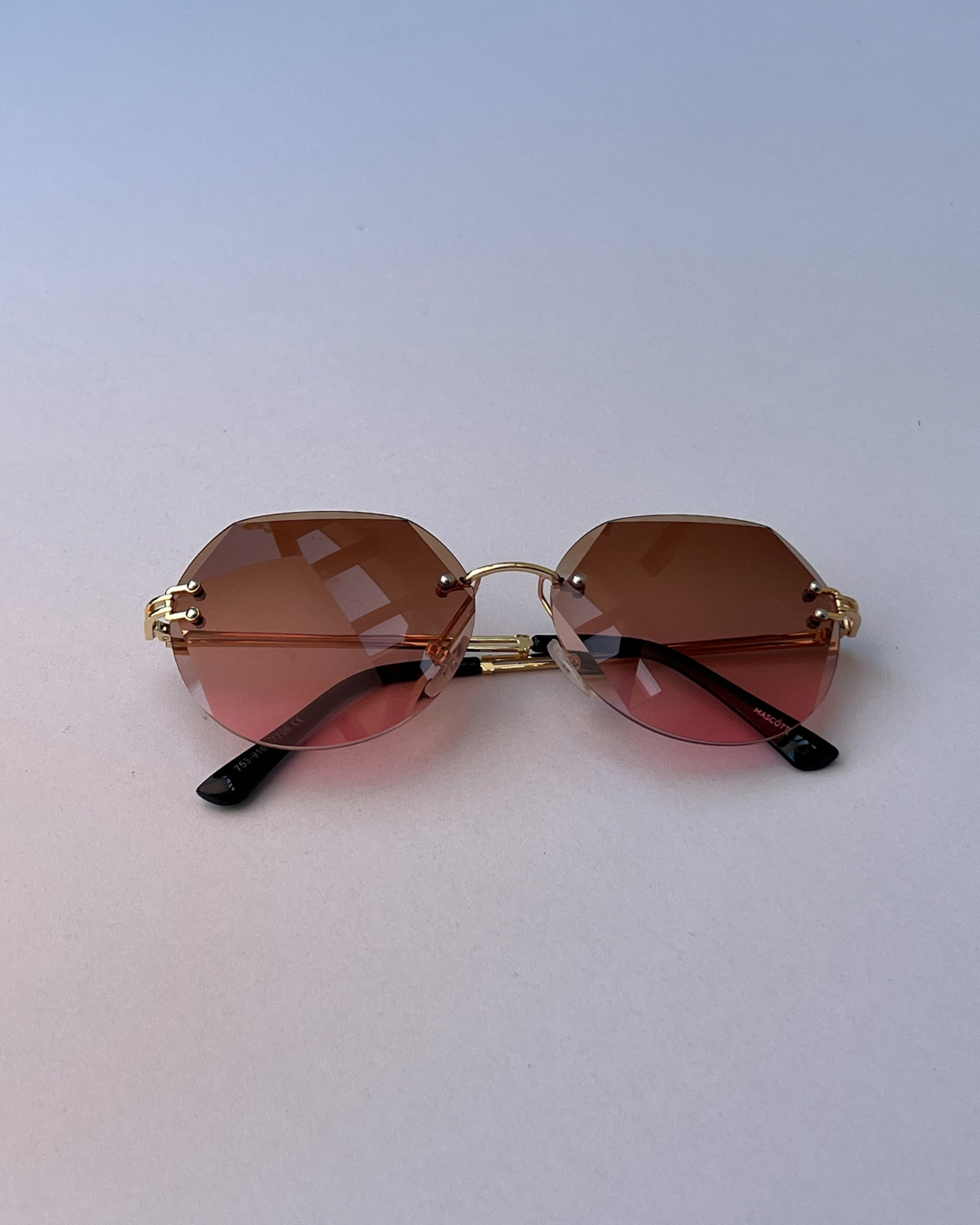 Rimless Gradient Round Sunglasses – Brown to Rose Tint with Gold Temples