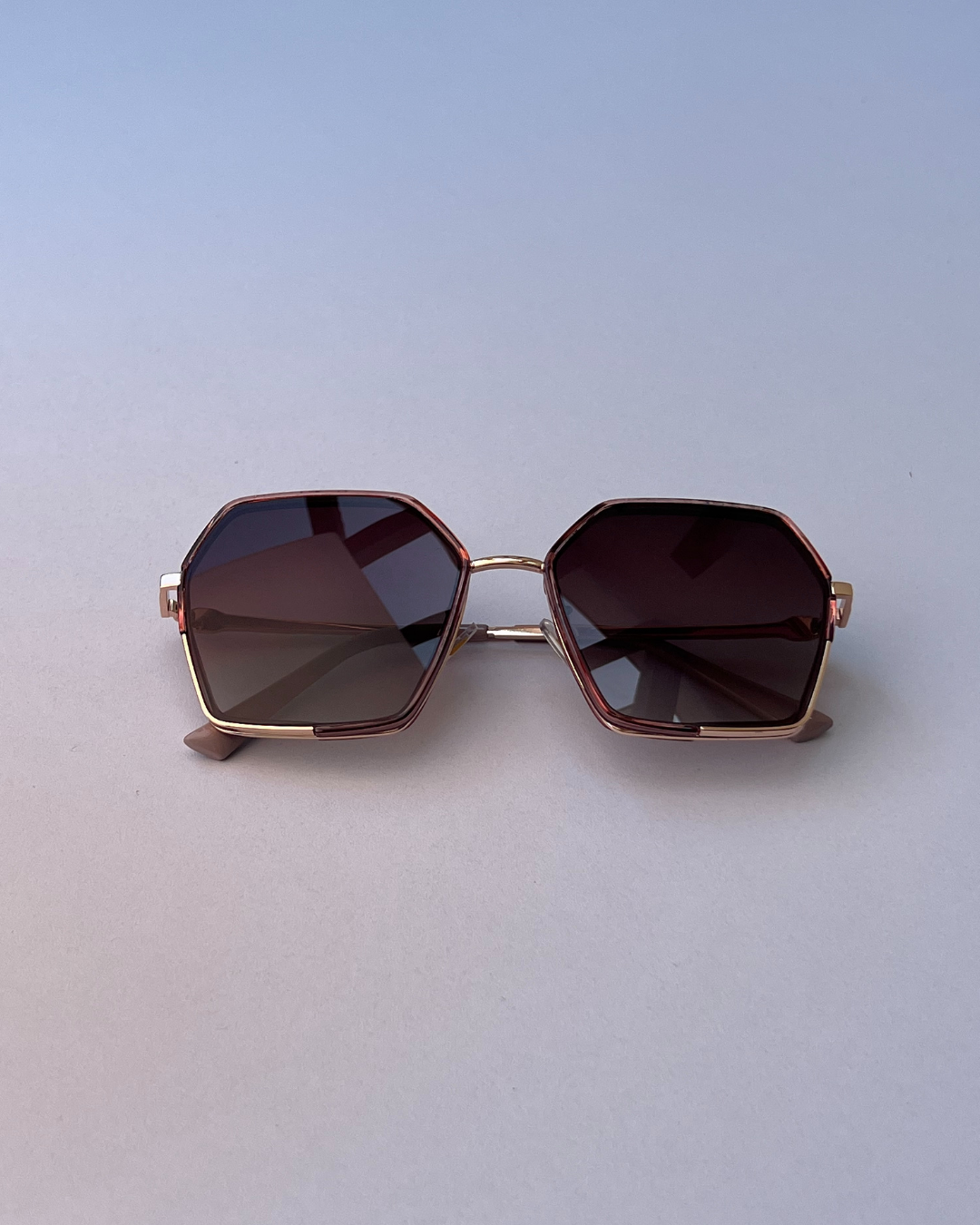 Geometric Rose-Tinted Sunglasses – Stylish Angular Frame