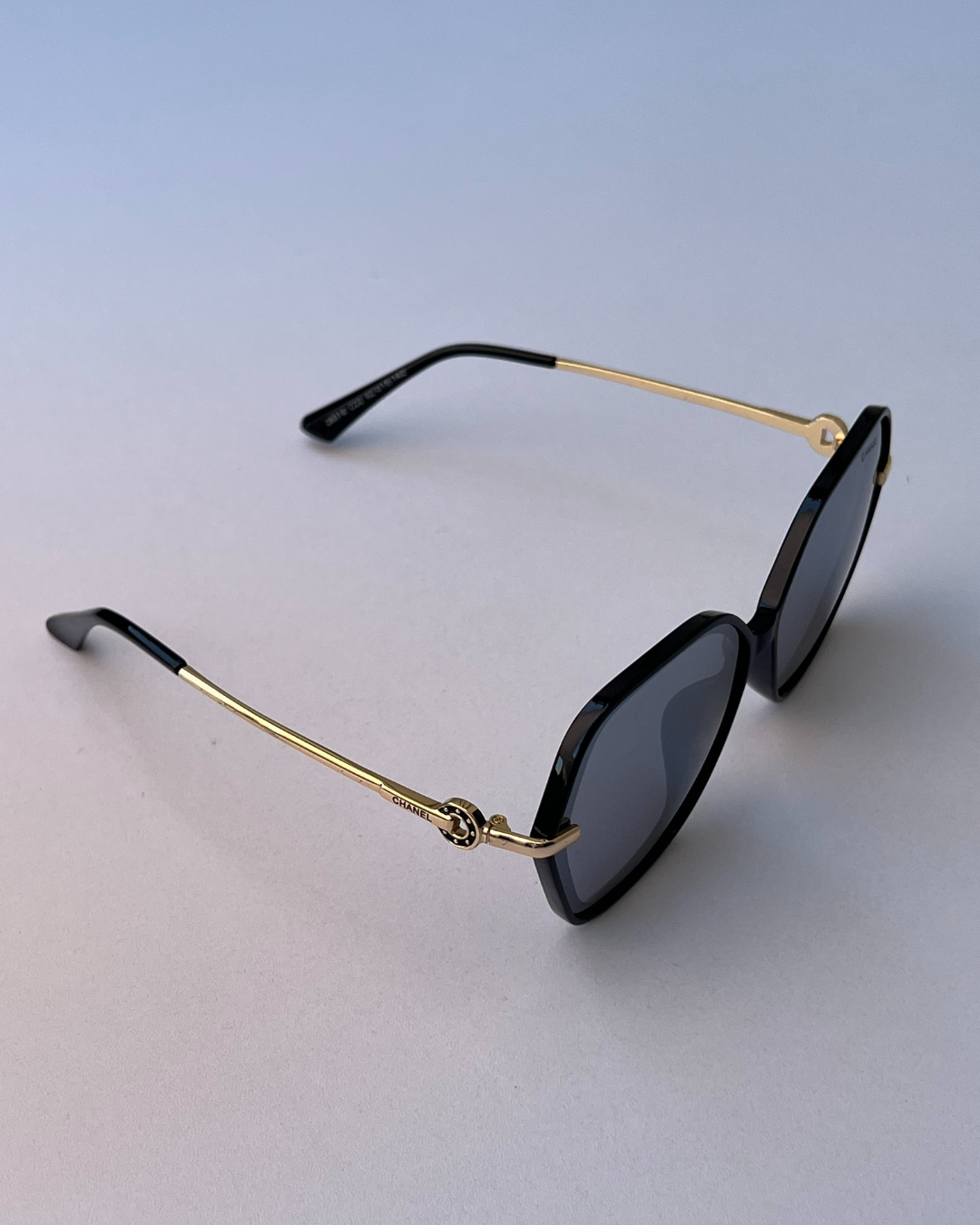 Oversized Black Mirrored Sunglasses