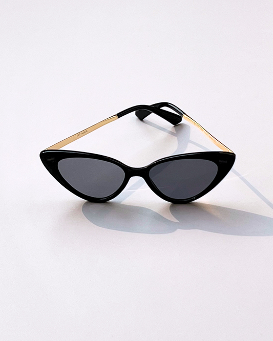 Retro Cat Eye Sunglasses – Black Frame with Dark Lenses