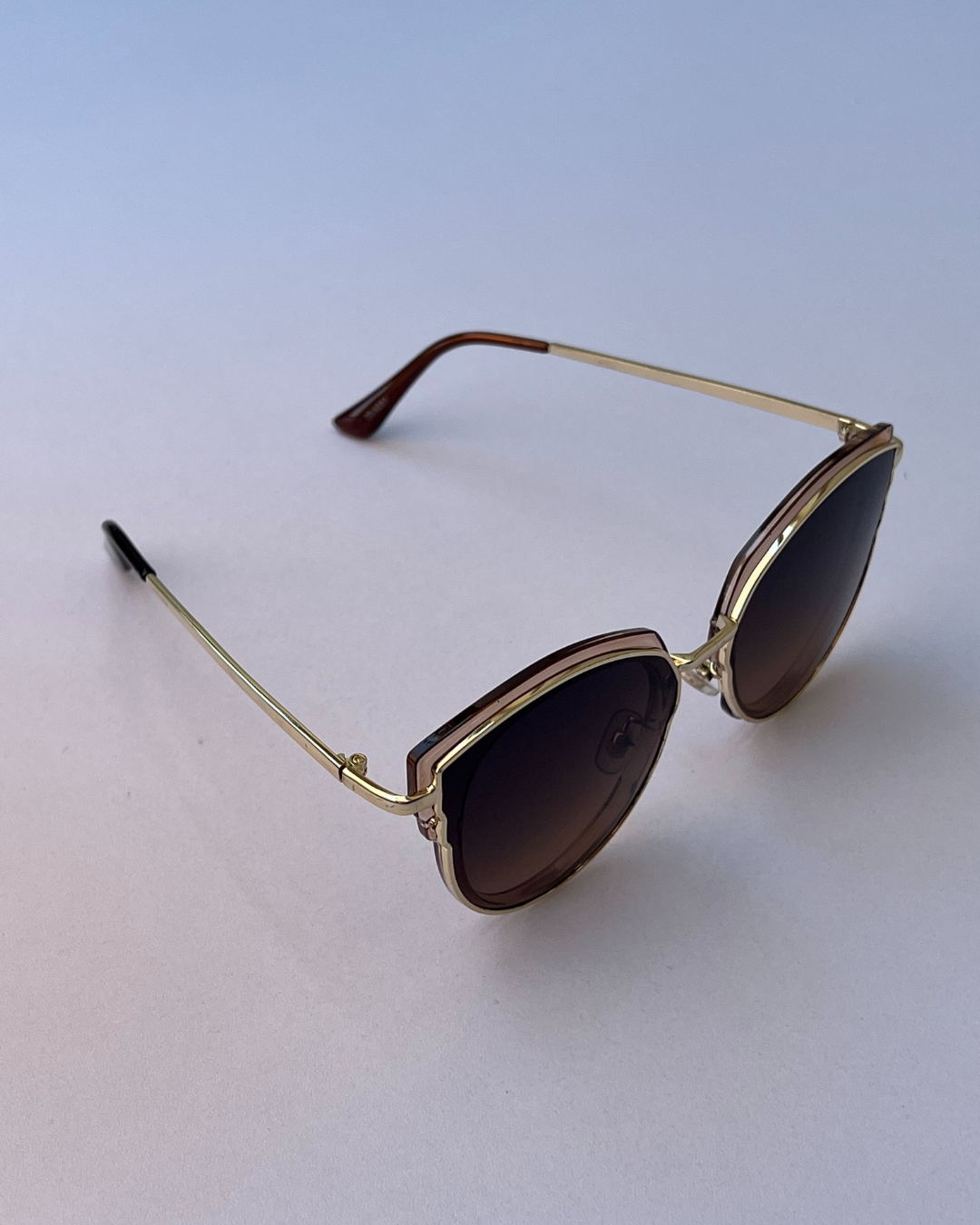 Cat Eye Sunglasses – Brown Gradient & Gold Frame