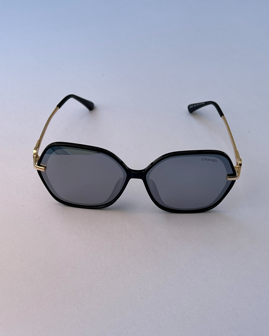 Oversized Black Mirrored Sunglasses